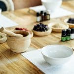 Descubre cómo la naturopatía en Barcelona puede ayudarte a recuperar tu bienestar físico y emocional. En NaturaSer te ofrecemos acompañamiento personalizado y terapias naturales en El Born. Reserva tu consulta y empieza tu camino hacia una vida más plena.