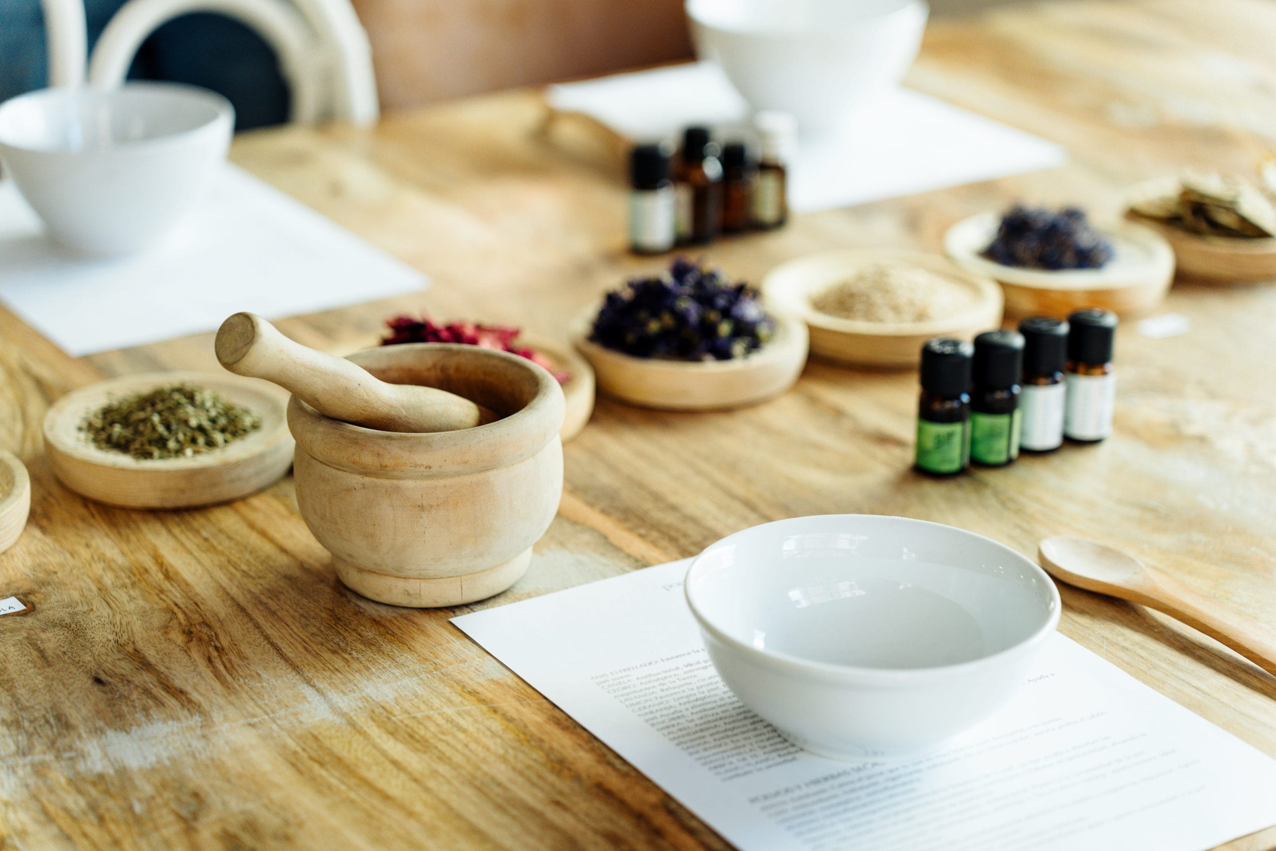 Descubre cómo la naturopatía en Barcelona puede ayudarte a recuperar tu bienestar físico y emocional. En NaturaSer te ofrecemos acompañamiento personalizado y terapias naturales en El Born. Reserva tu consulta y empieza tu camino hacia una vida más plena.